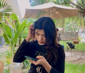 Na Na, 18, Phnom Penh