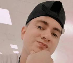 José Manuel, 21, Universal City (State of California)