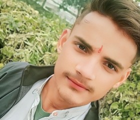 Nitinjaat, 20, Naraura