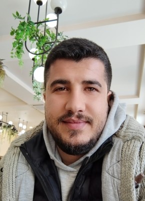 Şahin, 29, Türkiye Cumhuriyeti, İzmir