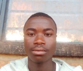 Niyomungeri efut, 18, Kigali