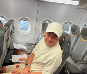 Andrzej, 41, Berlin