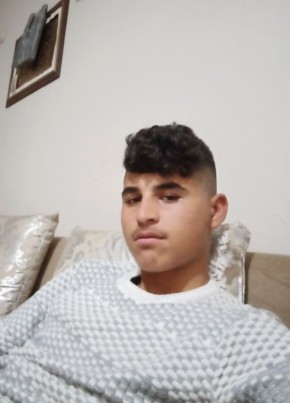 Hasan, 19, Türkiye Cumhuriyeti, İzmir