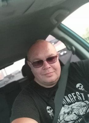 Максим из Новосибирска 44 года