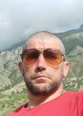 Денис из Екатеринбурга 47 лет