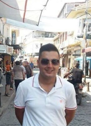 Özcan, 23, Türkiye Cumhuriyeti, Bergama