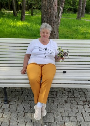 Алла, 71, Россия, Москва