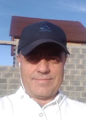 Aleksandr, 53, Russia, Taksimo