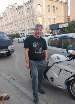 Максим из Кяхты 45 лет