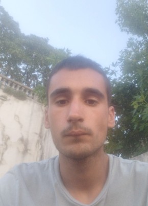 Carlos, 21, République Française, Alès