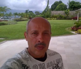Nelson Villalobo, 54, Caracas