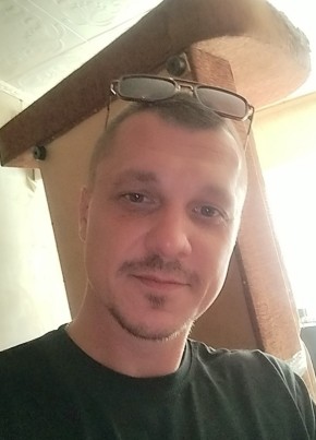 Артëм из Волгограда 37 лет
