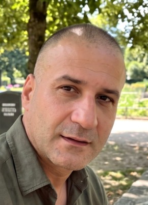Максим из Екатеринбурга 44 года