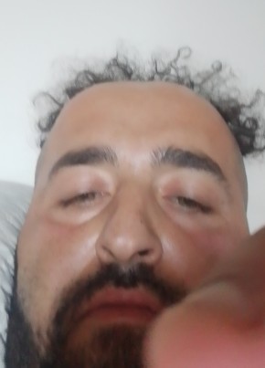 Omar из Sassuolo 37 лет