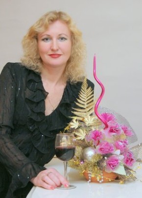 Алена, 55, Россия, Санкт-Петербург