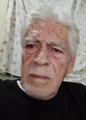 Ángel Vázquez из León 72 года