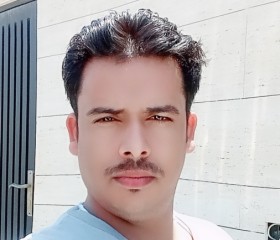 AalamTyagi, 34, Riyadh