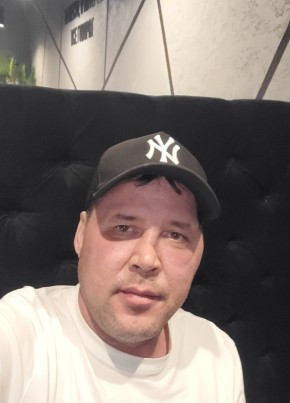Александр из Краснообска 42 года