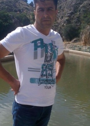 Hasan Hüseyin, 43, Türkiye Cumhuriyeti, Sandıklı