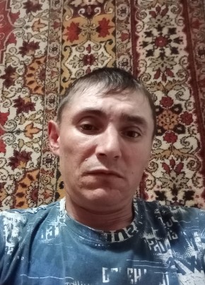 Арсений из Челябинска 37 лет