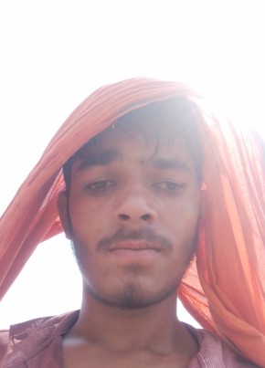 Asriob, 19, India, Murwara