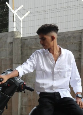 Appu, 18, India, Bangalore