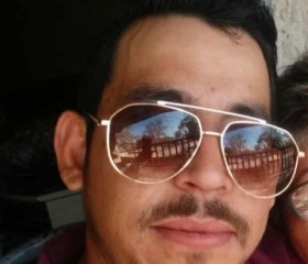Iván RL, 25, Juan Jose Rios