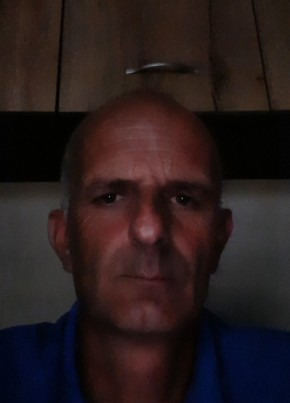 Veni, 46, Република България, Своге