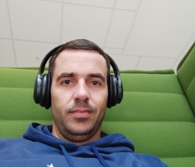 Igor Zotovich, 37, Portland