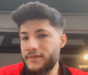 Ali, 25, Amiens