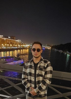 Максим из Москвы 26 лет