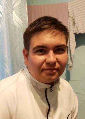 Максим из Минусинска 18 лет