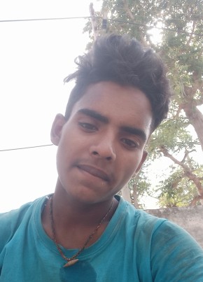 Niraj, 18, India, Gorakhpur (Haryana)