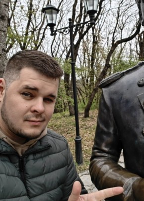 Антон из Астрахани 32 года