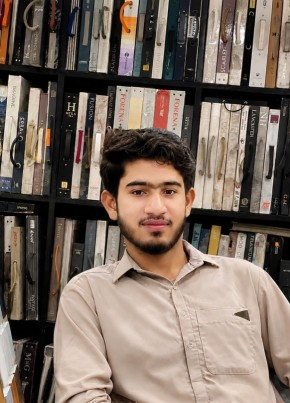Moiz из لاہور 19 лет
