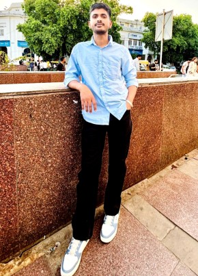 Hemant Maurya из Delhi 25 лет