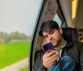 Hayat Khan, 25, Traunstein
