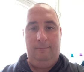 Verhaeghe, 44, Mouscron