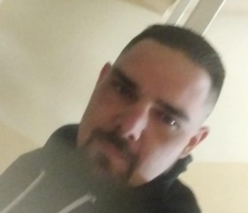 Krisztián, 32, Pecs
