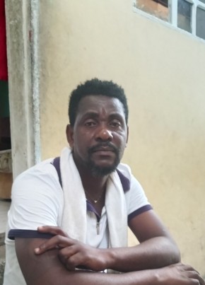 Lambertinisima из Libreville 43 года