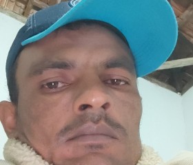 Josiano Silva, 43, Governador Valadares