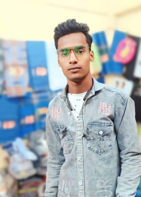 Karim khan, 18, India, Dhulian