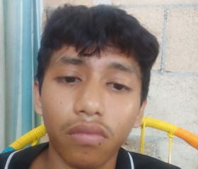 Eduardo, 19, Cancun