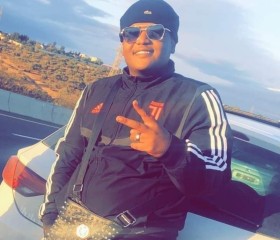Akram, 46, Mascara