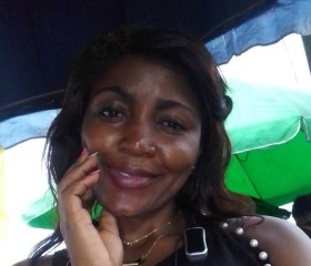 Yolande Mbengda, 37, Douala