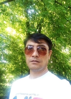 Рамазан из Великого Новгорода 37 лет