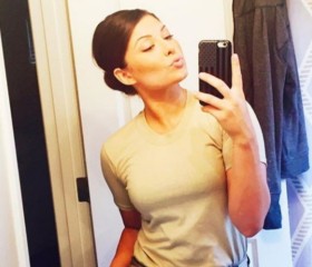 queen louise, 42, Apomu