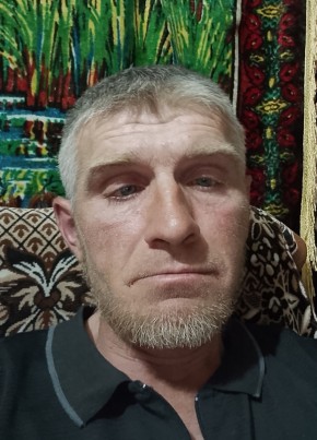 Дмитри. из Касумкента 44 года