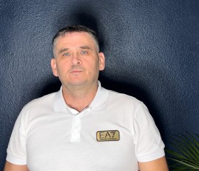 Zufar, 42, Thousand Oaks