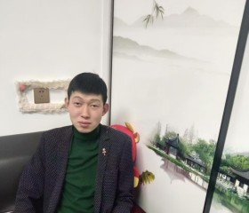 Lin, 33, Dandong